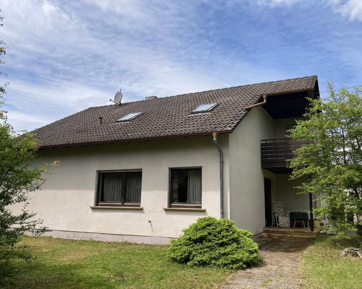 Prodej domu 180 m², pozemek 975 m², Sulzdorf an der Lederhecke, Bavorsko Prodej domu 180 m², pozemek 975 m², Sulzdorf an der Lederhecke, Bavorsko