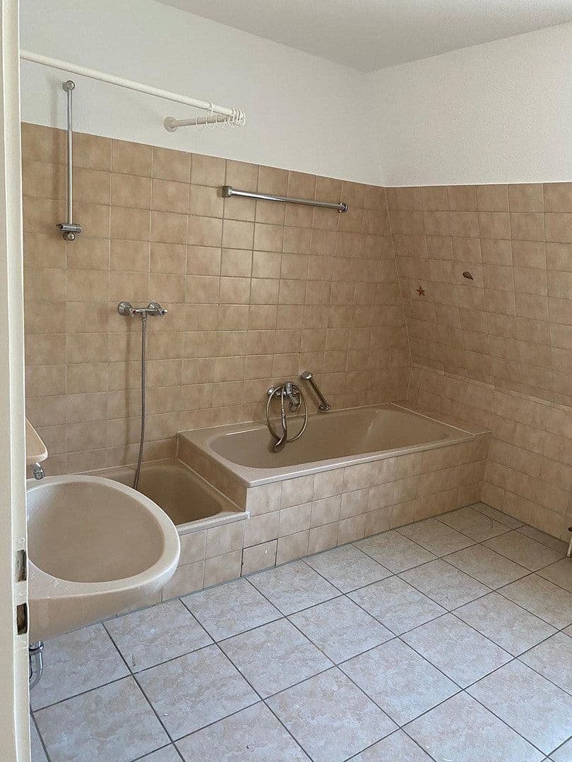 Pronájem bytu 10 m², Schenkendorfstr. 18, Koblenz, Porýní-Falc Pronájem bytu 10 m², Schenkendorfstr. 18, Koblenz, Porýní-Falc