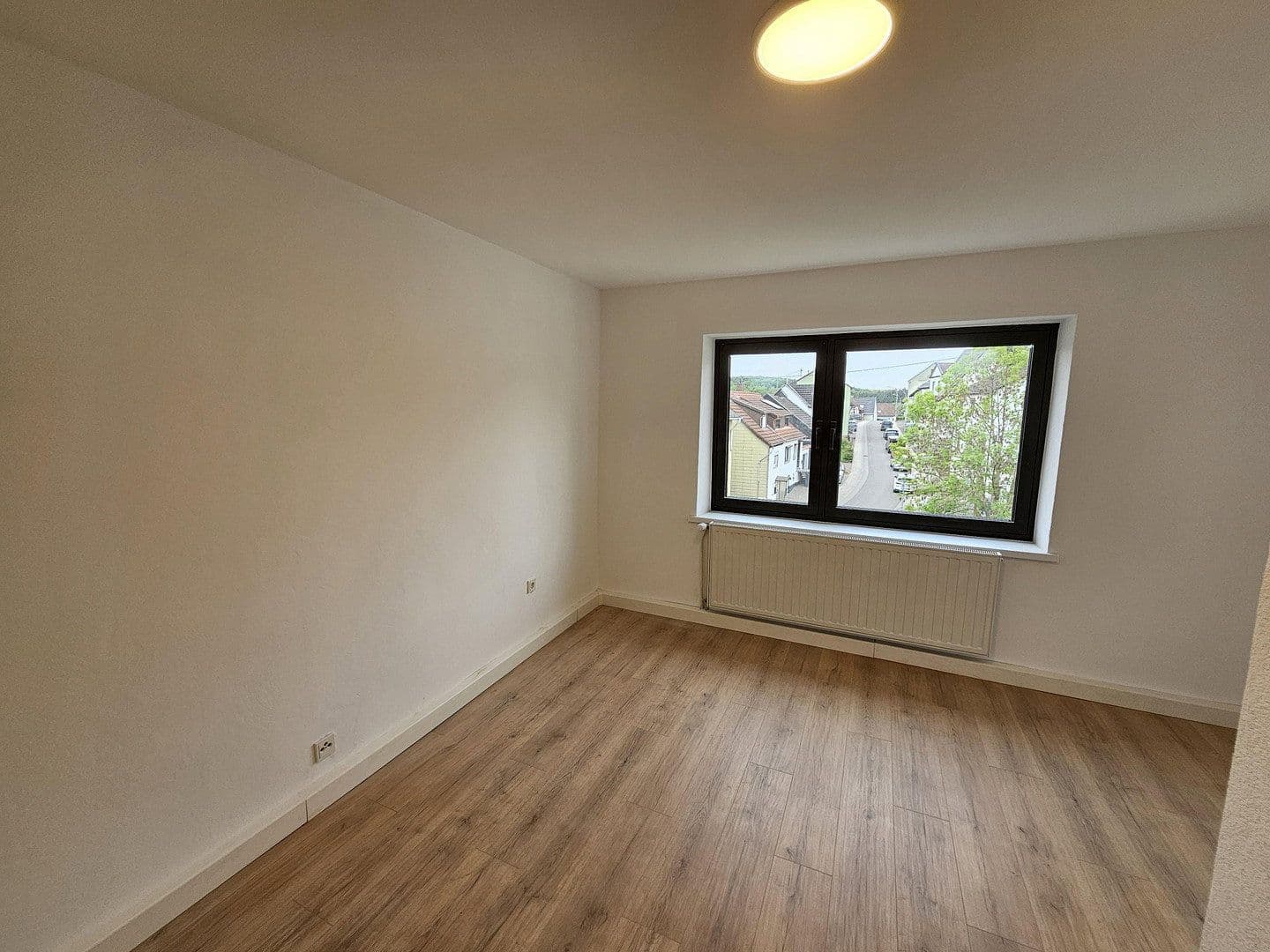 Pronájem bytu 3+1 62 m², Brückenstraße 26, Schiffweiler, Země Sársko Pronájem bytu 3+1 62 m², Brückenstraße 26, Schiffweiler, Země Sársko