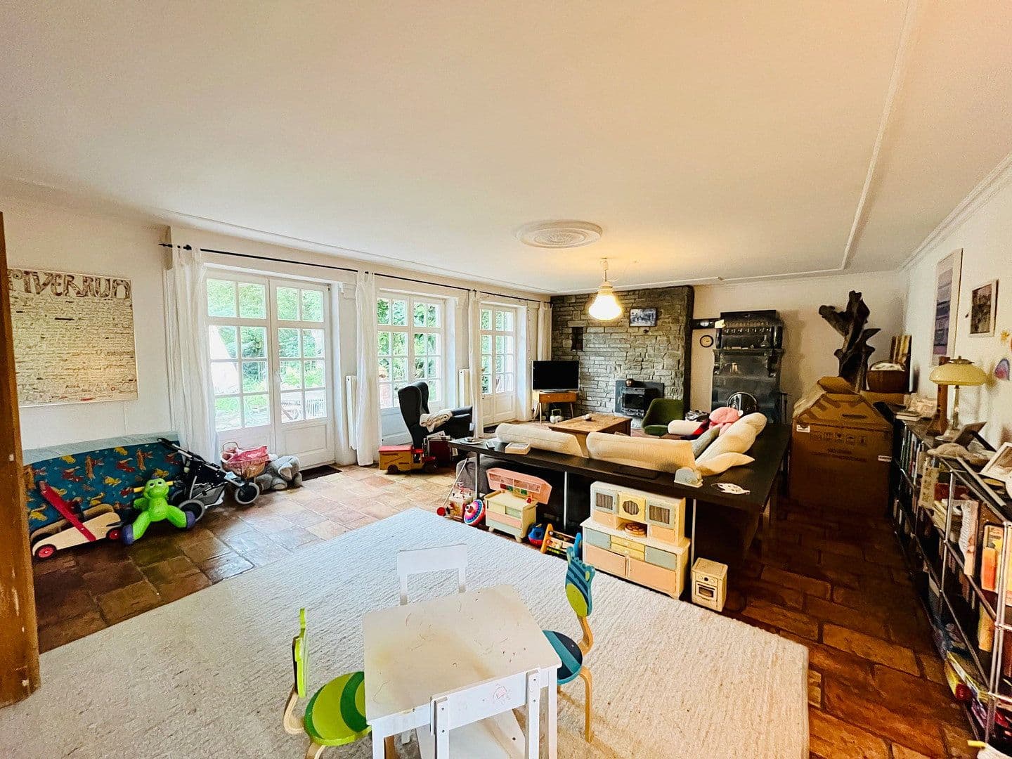 Prodej domu 270 m², pozemek 5.000 m², Friedrich-Eckert-Straße 6, Wächtersbach, Hessen Prodej domu 270 m², pozemek 5.000 m², Friedrich-Eckert-Straße 6, Wächtersbach, Hessen
