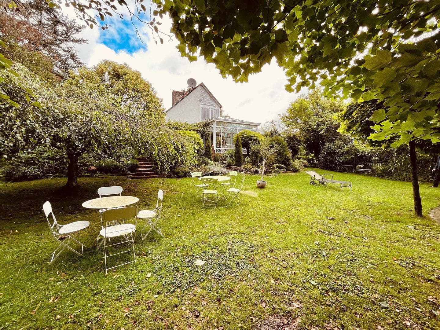 Prodej domu 270 m², pozemek 5.000 m², Friedrich-Eckert-Straße 6, Wächtersbach, Hessen Prodej domu 270 m², pozemek 5.000 m², Friedrich-Eckert-Straße 6, Wächtersbach, Hessen