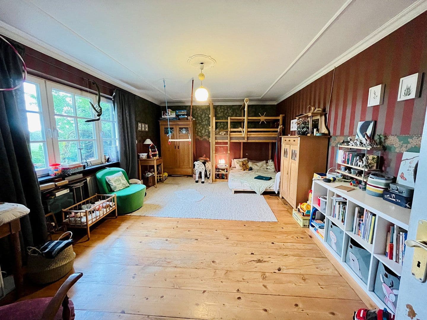 Prodej domu 270 m², pozemek 5.000 m², Friedrich-Eckert-Straße 6, Wächtersbach, Hessen Prodej domu 270 m², pozemek 5.000 m², Friedrich-Eckert-Straße 6, Wächtersbach, Hessen