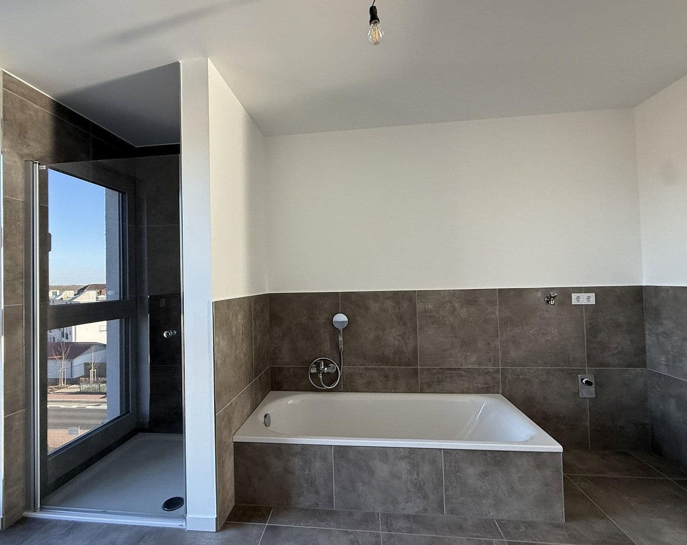 Pronájem bytu 5+1 134 m², Würzburger Straße 37, Erlensee, Hessen Pronájem bytu 5+1 134 m², Würzburger Straße 37, Erlensee, Hessen