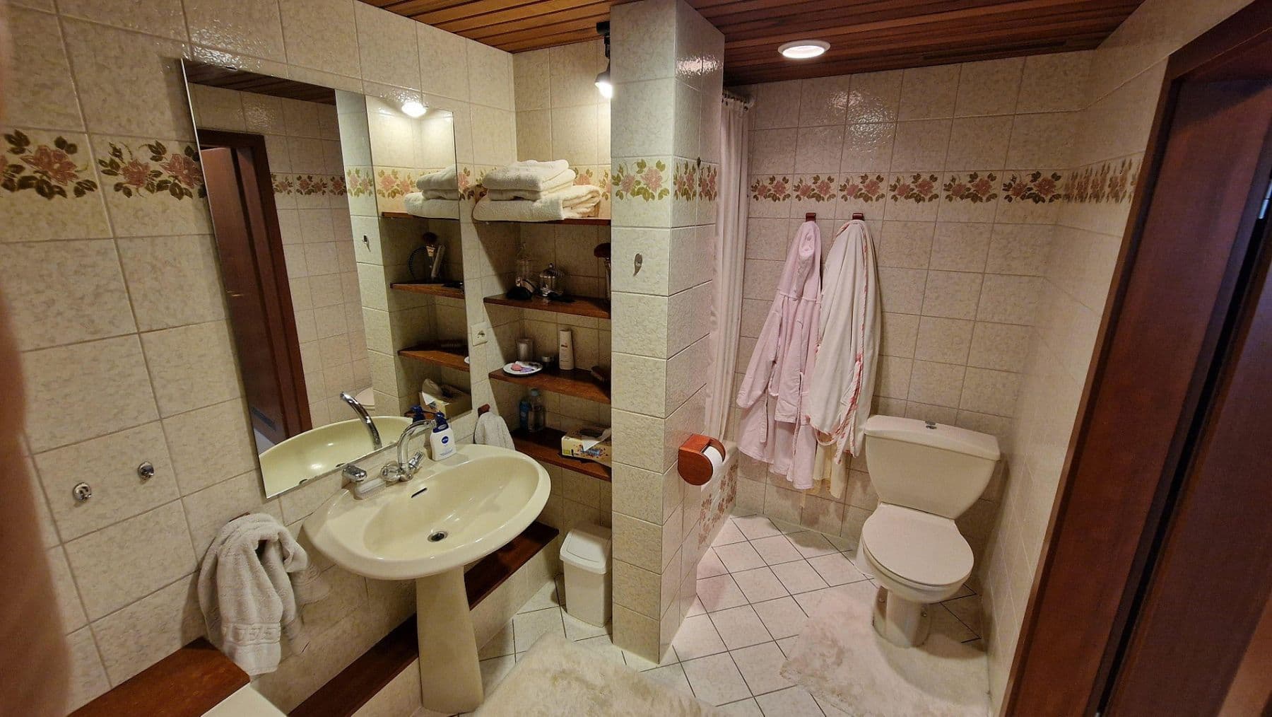 Prodej domu 184 m², pozemek 1.045 m², Schulstrasse 42, Königswinter, Severní Porýní-Vestfálsko Prodej domu 184 m², pozemek 1.045 m², Schulstrasse 42, Königswinter, Severní Porýní-Vestfálsko