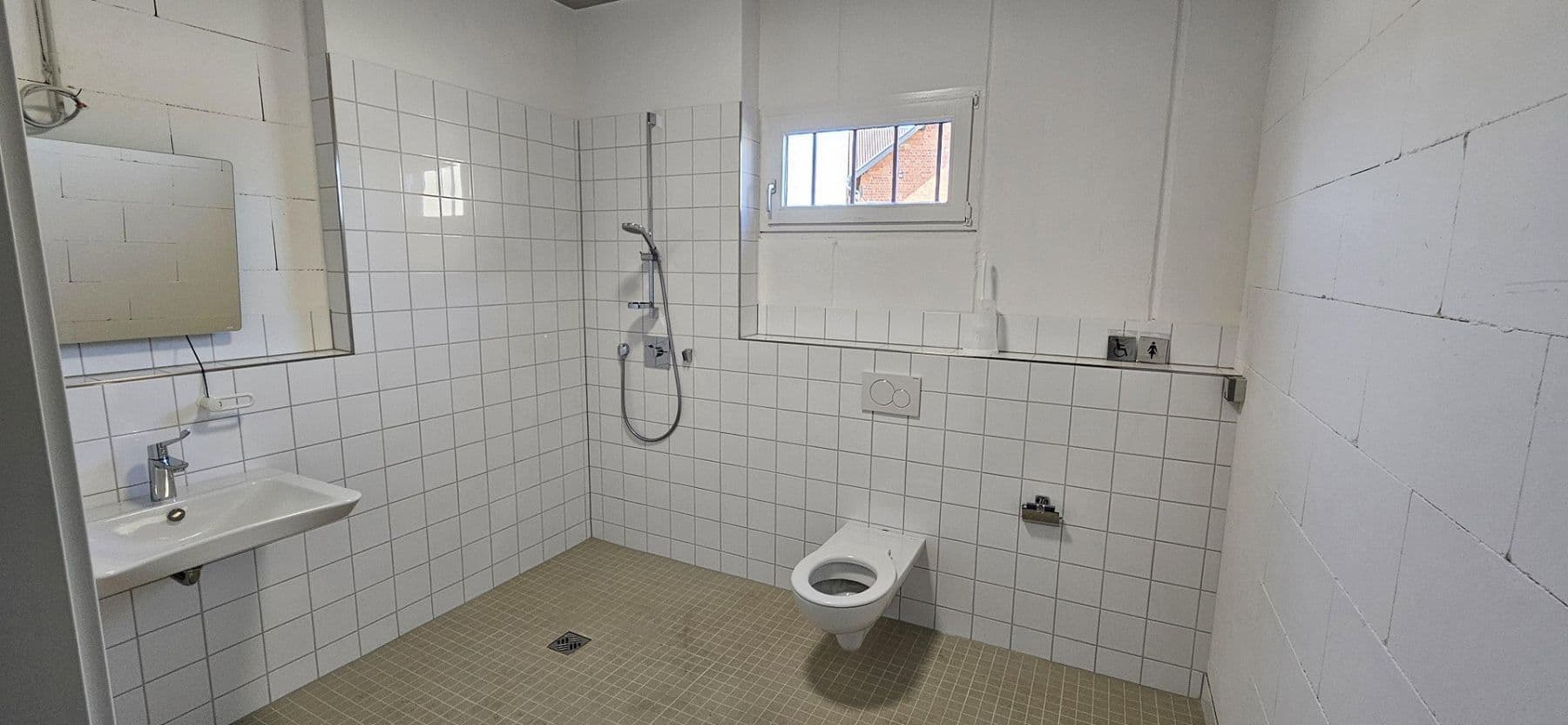 Pronájem nebytového prostoru 435 m², Hohberg, Bádensko-Württembersko Pronájem nebytového prostoru 435 m², Hohberg, Bádensko-Württembersko