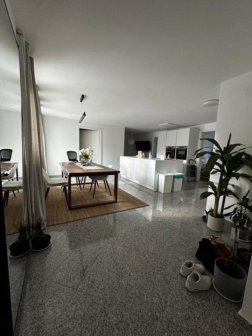 Pronájem bytu 3+1 82 m², Gärtnerstraße 39, Mannheim, Bádensko-Württembersko Pronájem bytu 3+1 82 m², Gärtnerstraße 39, Mannheim, Bádensko-Württembersko