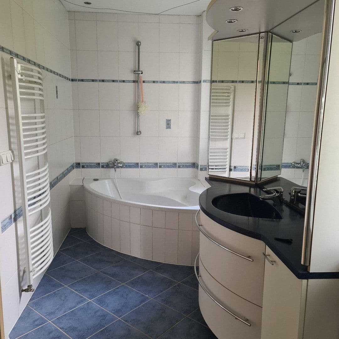 Prodej domu 193 m², pozemek 582 m², Kelzenberger Weg 35, Köln, Severní Porýní-Vestfálsko Prodej domu 193 m², pozemek 582 m², Kelzenberger Weg 35, Köln, Severní Porýní-Vestfálsko