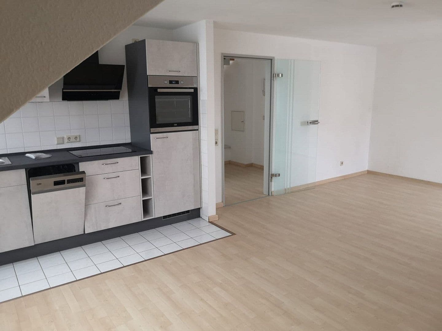 Pronájem bytu 2+1 54 m², Hauptstraße 12c, Meuselwitz, Durynsko Pronájem bytu 2+1 54 m², Hauptstraße 12c, Meuselwitz, Durynsko