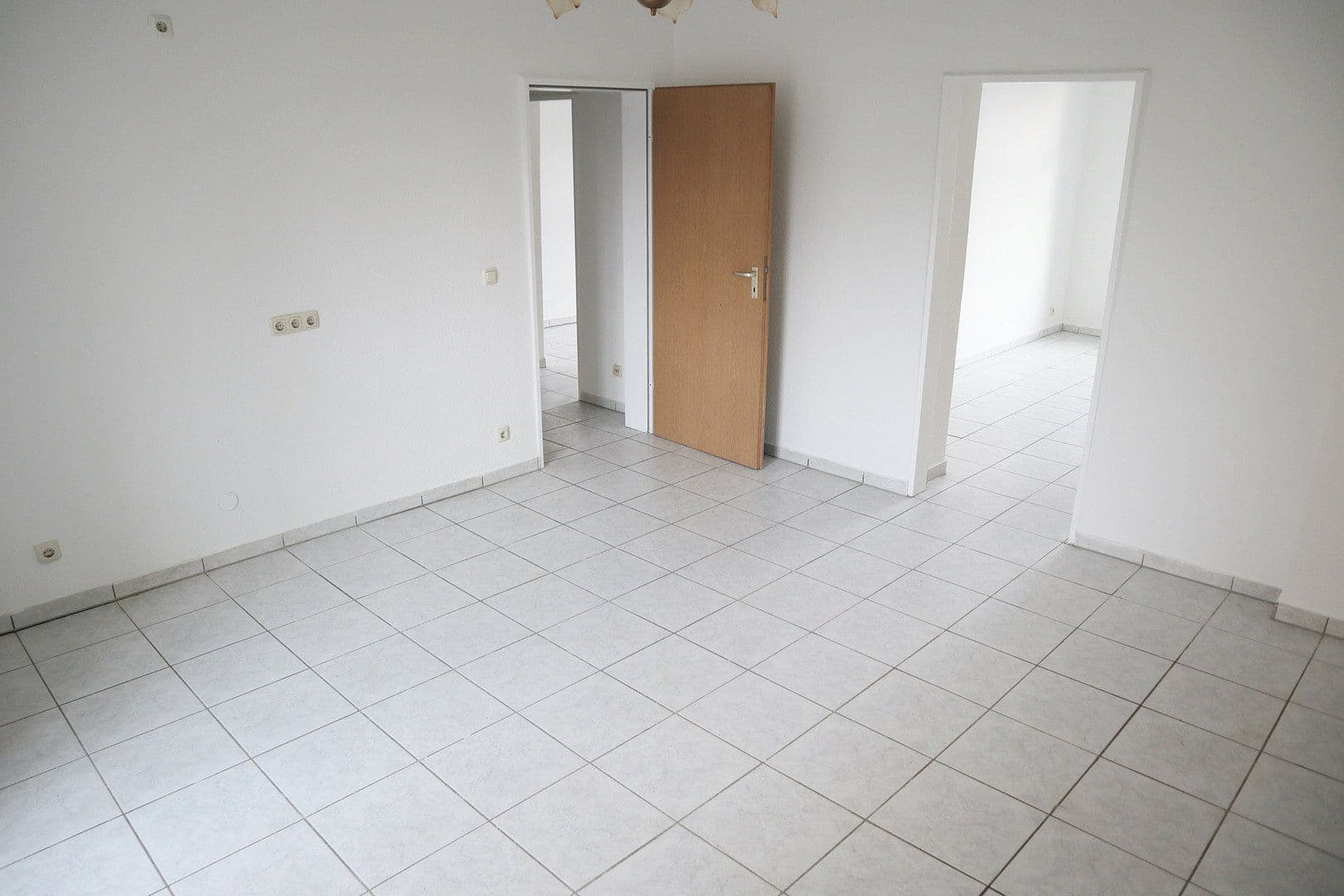 Pronájem bytu 2+kk 67 m², Köllmannstraße 7, Essen, Severní Porýní-Vestfálsko Pronájem bytu 2+kk 67 m², Köllmannstraße 7, Essen, Severní Porýní-Vestfálsko