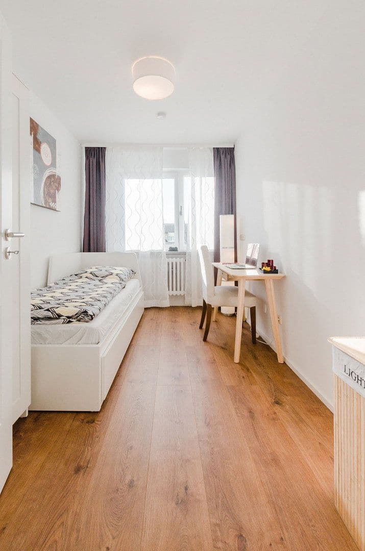 Pronájem bytu 4+1 76 m², Weissenseestr. 95, München, Bavorsko Pronájem bytu 4+1 76 m², Weissenseestr. 95, München, Bavorsko