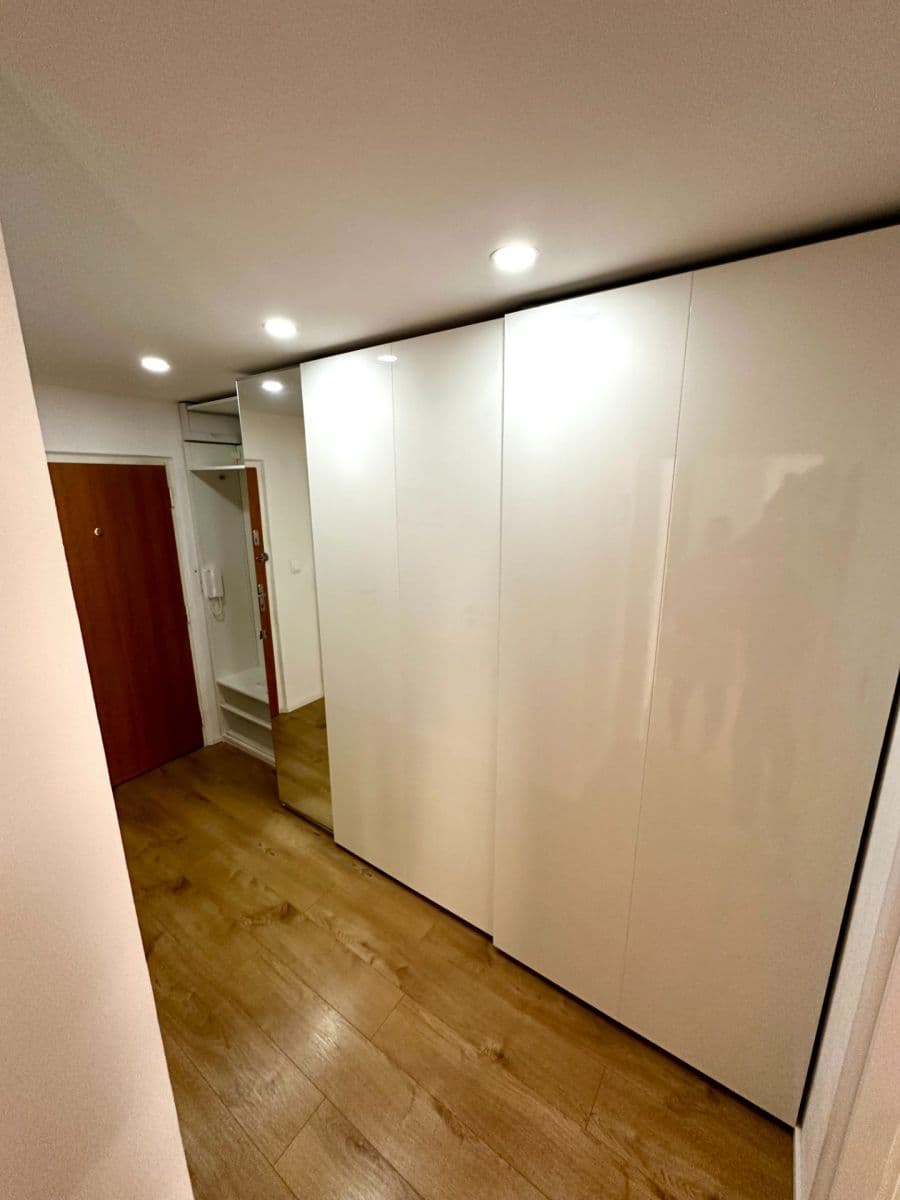 Prodej bytu 2+kk 45 m², Frýdlantská, Praha, Praha Prodej bytu 2+kk 45 m², Frýdlantská, Praha, Praha