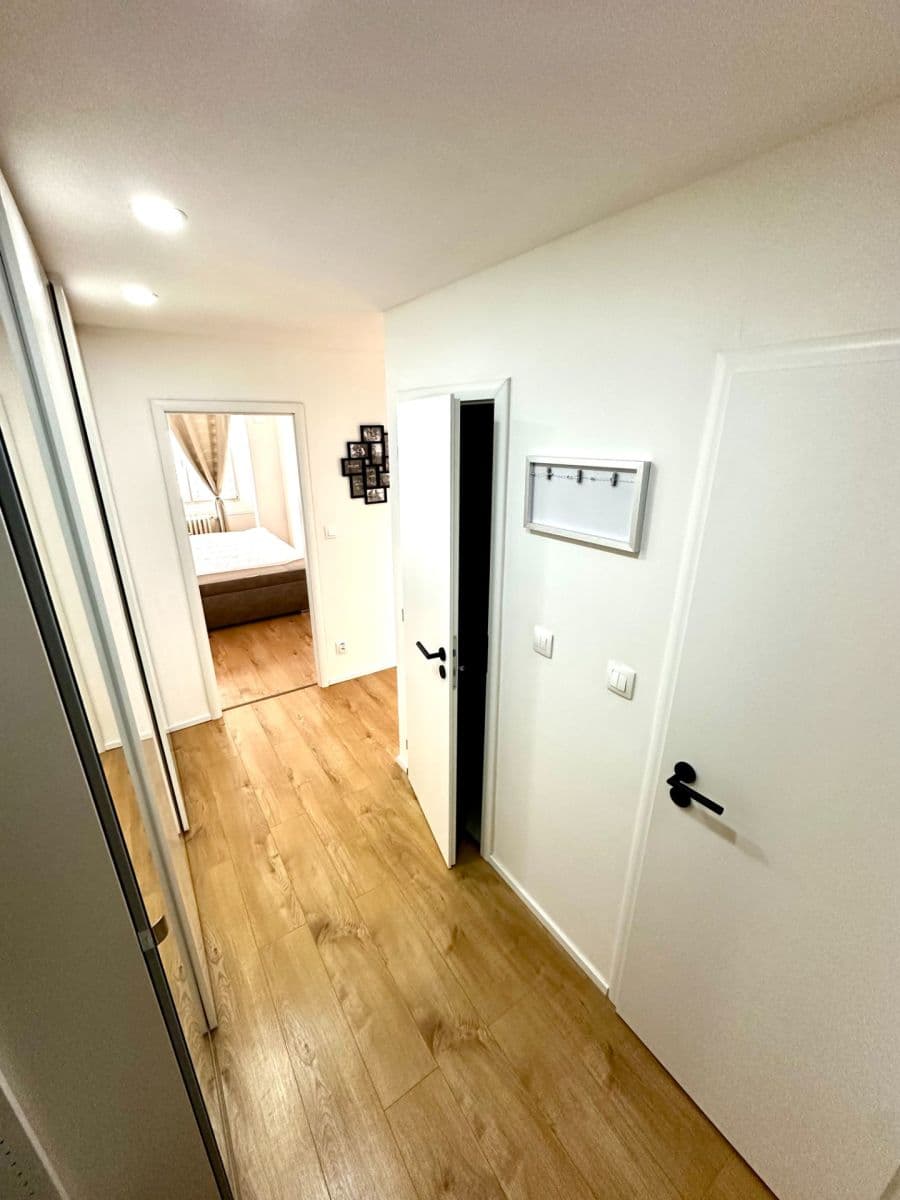 Prodej bytu 2+kk 45 m², Frýdlantská, Praha, Praha Prodej bytu 2+kk 45 m², Frýdlantská, Praha, Praha