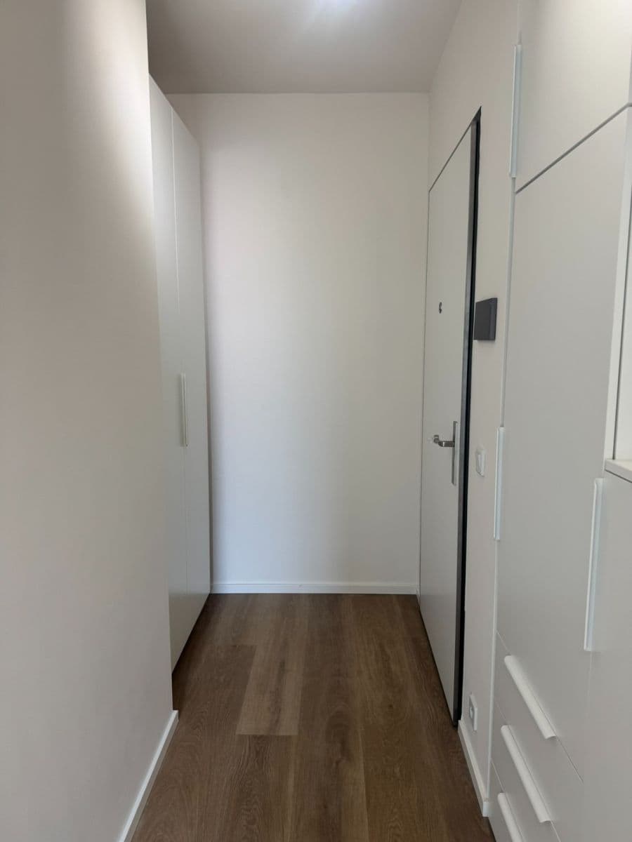Pronájem bytu 2+kk 56 m², Hodkovická, Praha, Praha Pronájem bytu 2+kk 56 m², Hodkovická, Praha, Praha