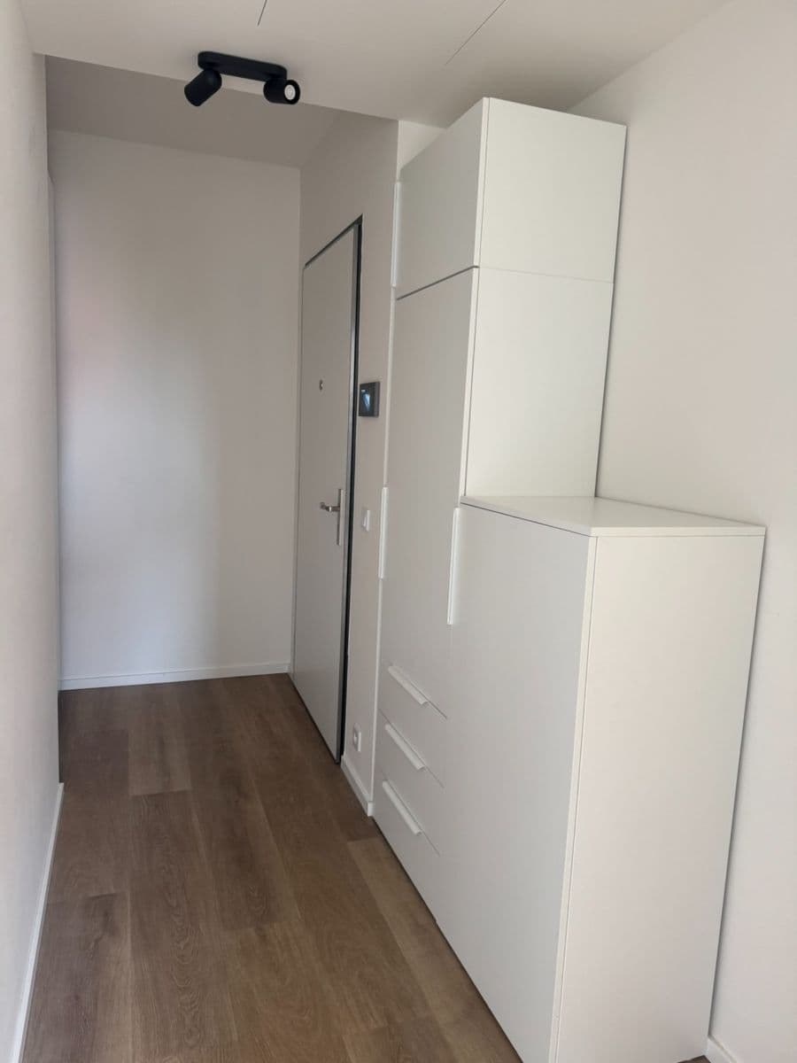 Pronájem bytu 2+kk 56 m², Hodkovická, Praha, Praha Pronájem bytu 2+kk 56 m², Hodkovická, Praha, Praha