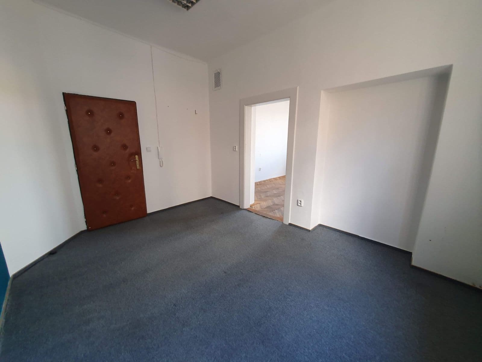 Pronájem kanceláře 30 m², U Bechyňské dráhy, Tábor, Jihočeský kraj Pronájem kanceláře 30 m², U Bechyňské dráhy, Tábor, Jihočeský kraj