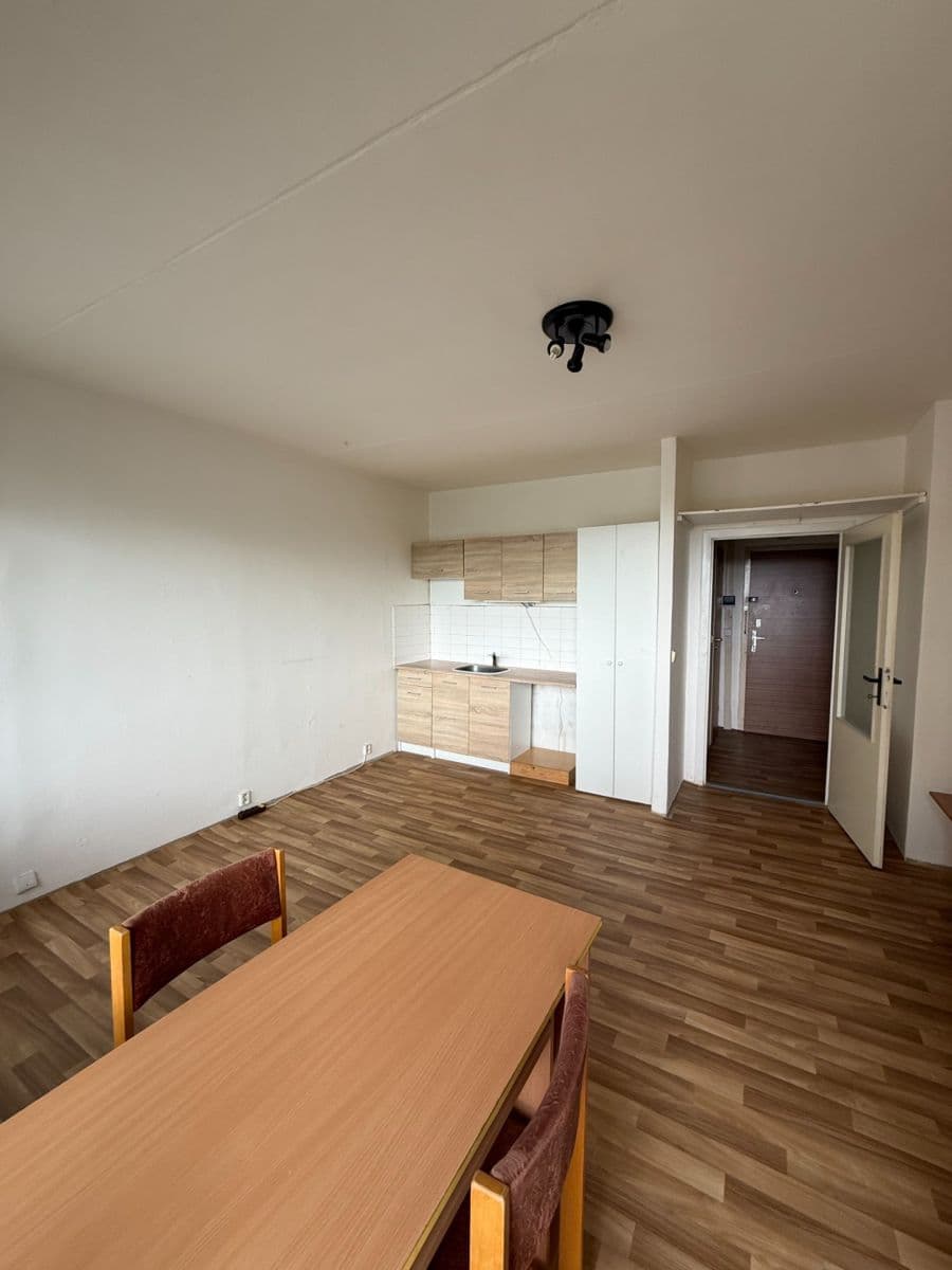 Pronájem bytu 1+kk 30 m², Okrouhlá, Brno, Jihomoravský kraj Pronájem bytu 1+kk 30 m², Okrouhlá, Brno, Jihomoravský kraj