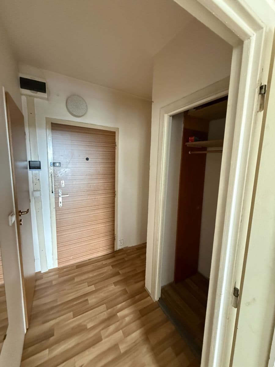 Pronájem bytu 1+kk 30 m², Okrouhlá, Brno, Jihomoravský kraj Pronájem bytu 1+kk 30 m², Okrouhlá, Brno, Jihomoravský kraj