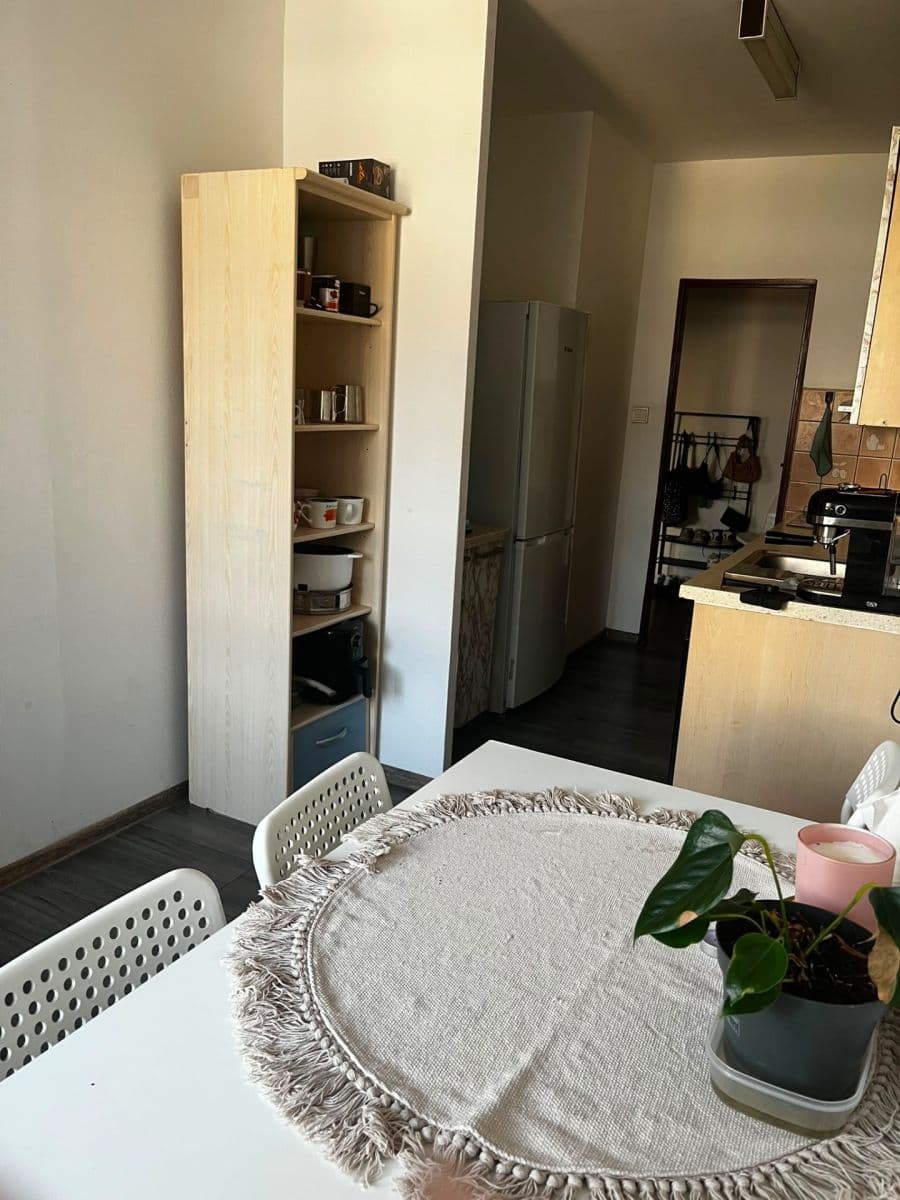 Pronájem bytu 3+1 72 m², Plzeňská, Praha, Praha Pronájem bytu 3+1 72 m², Plzeňská, Praha, Praha