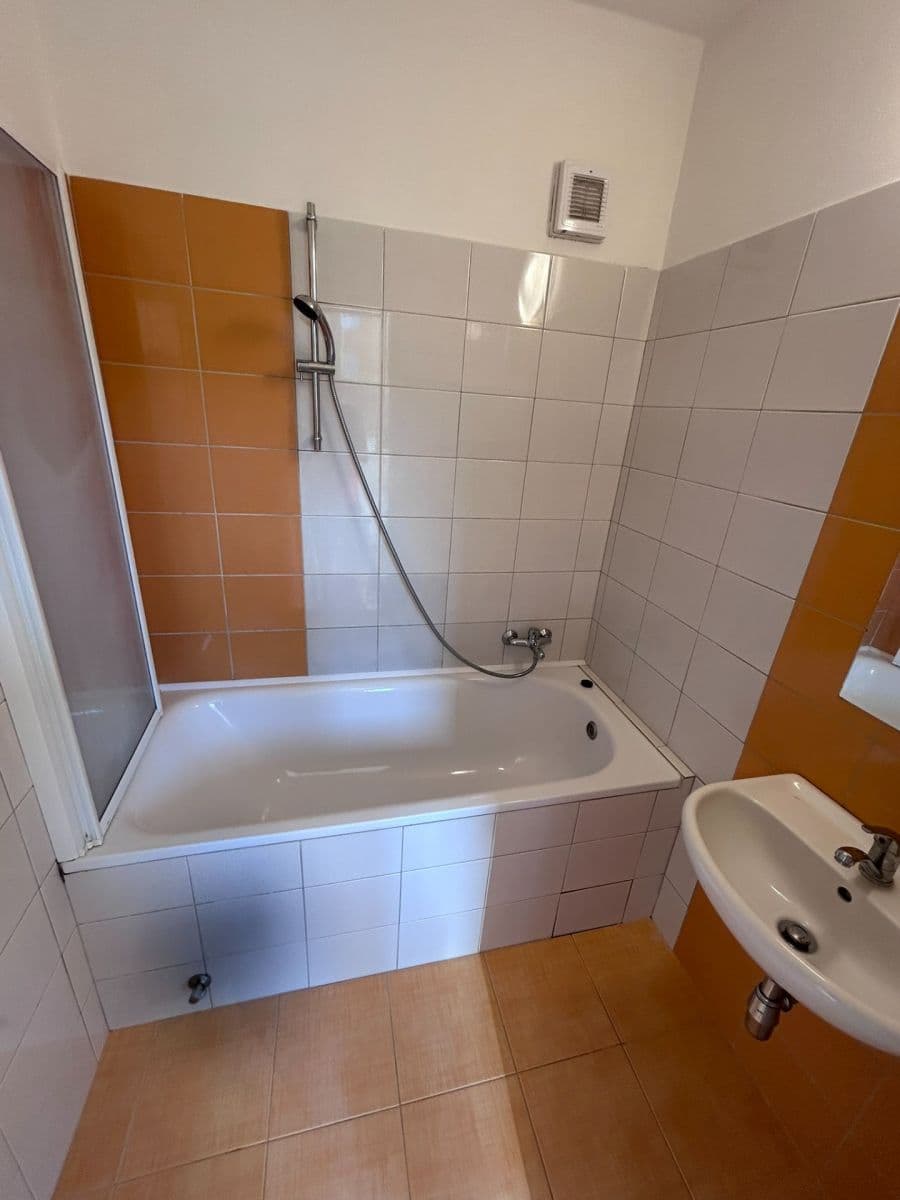 Pronájem bytu 2+1 59 m², Boskovická, Brno, Jihomoravský kraj Pronájem bytu 2+1 59 m², Boskovická, Brno, Jihomoravský kraj