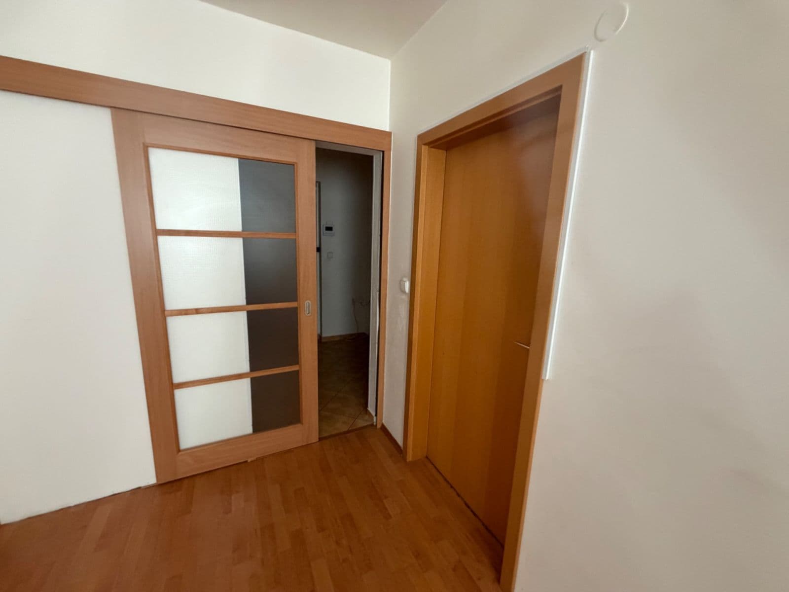 Pronájem bytu 1+1 45 m², Mojmírova, Praha, Praha Pronájem bytu 1+1 45 m², Mojmírova, Praha, Praha
