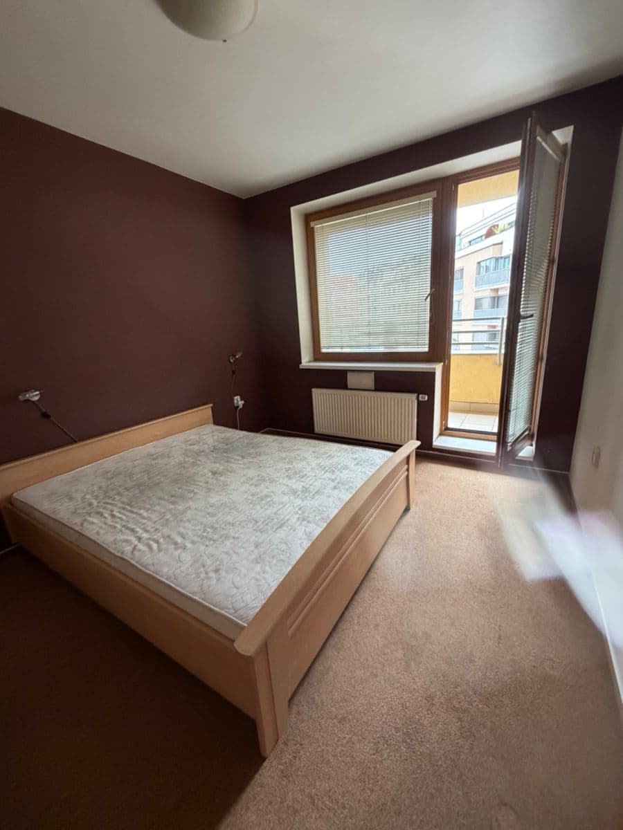 Pronájem bytu 1+1 45 m², Mojmírova, Praha, Praha Pronájem bytu 1+1 45 m², Mojmírova, Praha, Praha