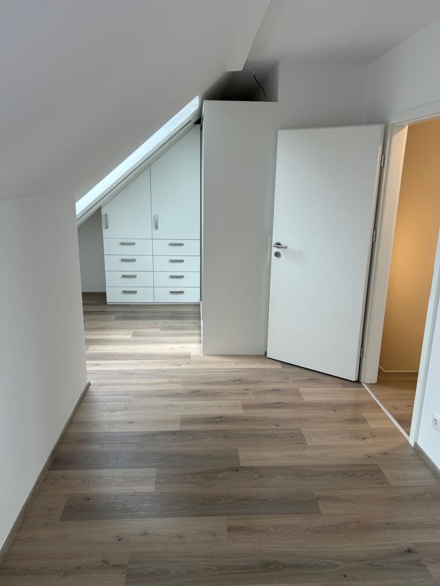 Pronájem bytu 3+kk 95 m², Zátopkova, Milovice, Středočeský kraj Pronájem bytu 3+kk 95 m², Zátopkova, Milovice, Středočeský kraj