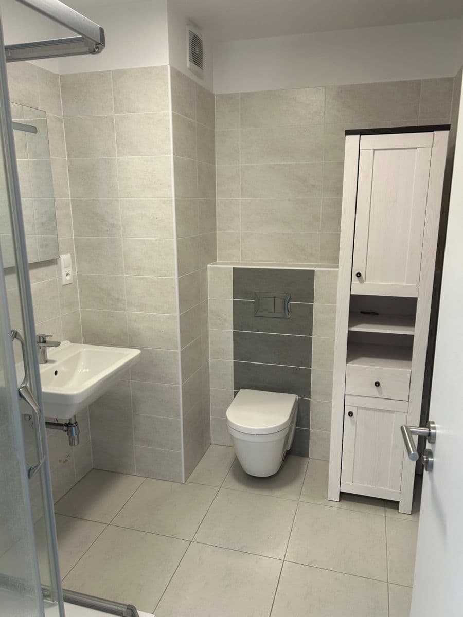 Pronájem bytu 3+kk 95 m², Zátopkova, Milovice, Středočeský kraj Pronájem bytu 3+kk 95 m², Zátopkova, Milovice, Středočeský kraj