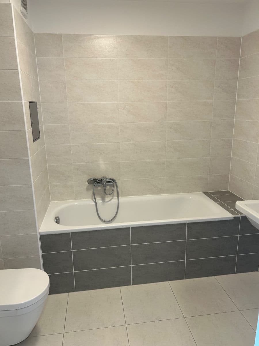 Pronájem bytu 3+kk 95 m², Zátopkova, Milovice, Středočeský kraj Pronájem bytu 3+kk 95 m², Zátopkova, Milovice, Středočeský kraj
