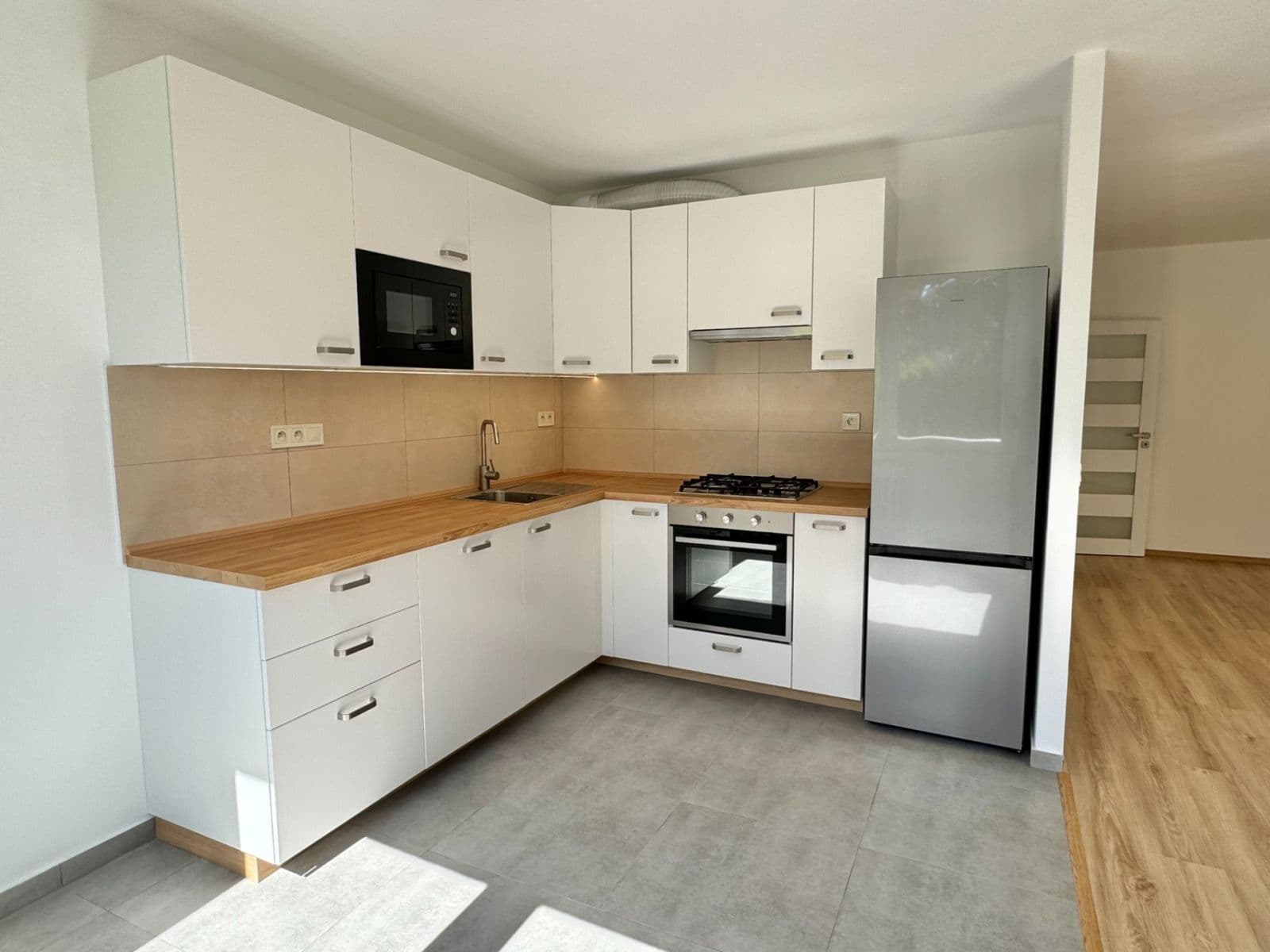 Pronájem bytu 2+1 64 m², Frýdlantská, Praha, Praha Pronájem bytu 2+1 64 m², Frýdlantská, Praha, Praha