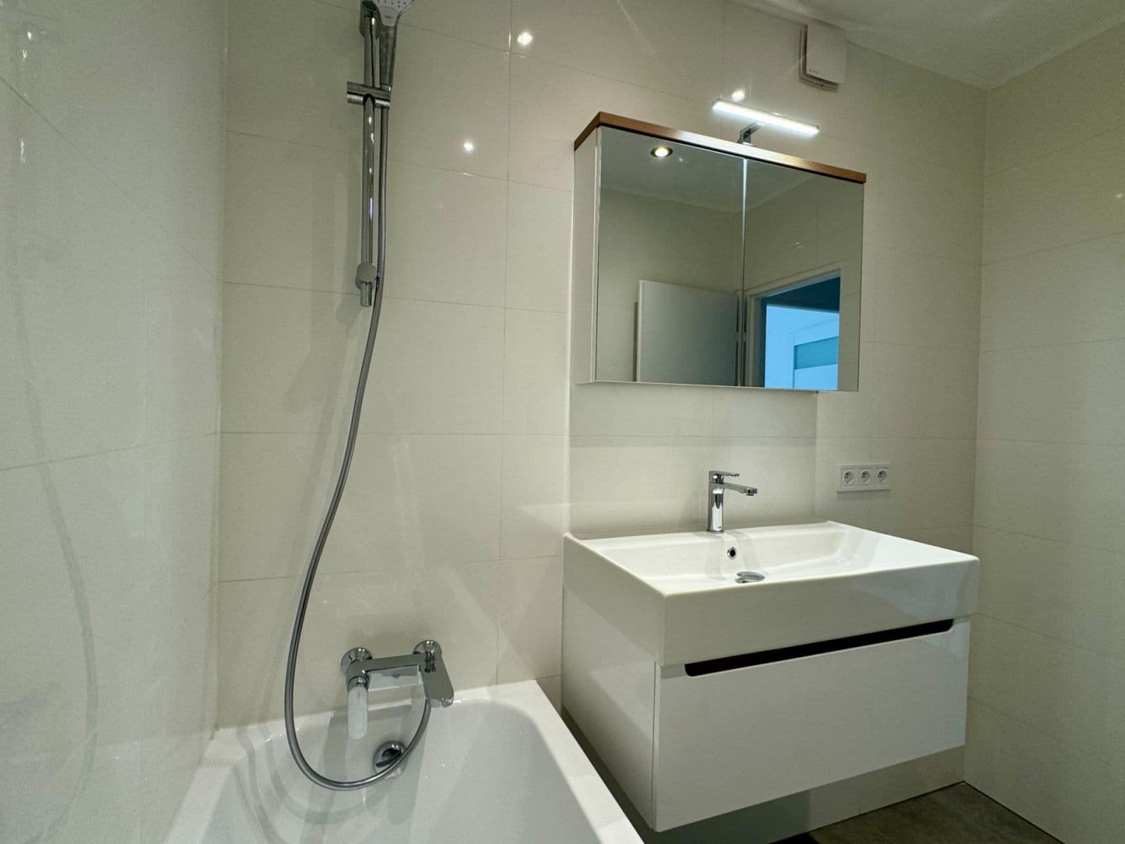 Pronájem bytu 2+1 64 m², Frýdlantská, Praha, Praha Pronájem bytu 2+1 64 m², Frýdlantská, Praha, Praha