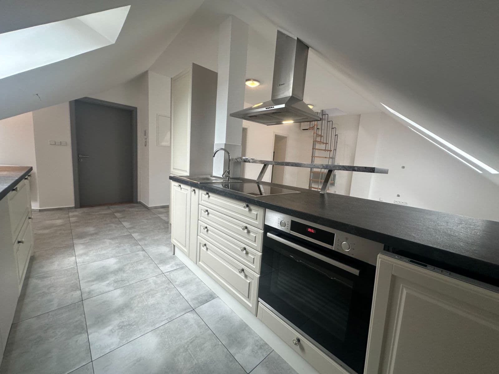 Prodej bytu 3+kk 77 m², Jana Palacha, Kralupy nad Vltavou, Středočeský kraj Prodej bytu 3+kk 77 m², Jana Palacha, Kralupy nad Vltavou, Středočeský kraj