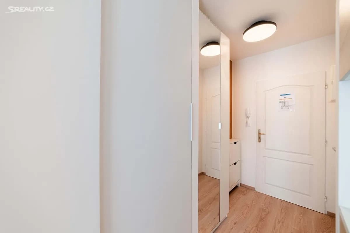 Pronájem bytu 1+kk 18 m², Kubánské náměstí, Praha, Praha Pronájem bytu 1+kk 18 m², Kubánské náměstí, Praha, Praha