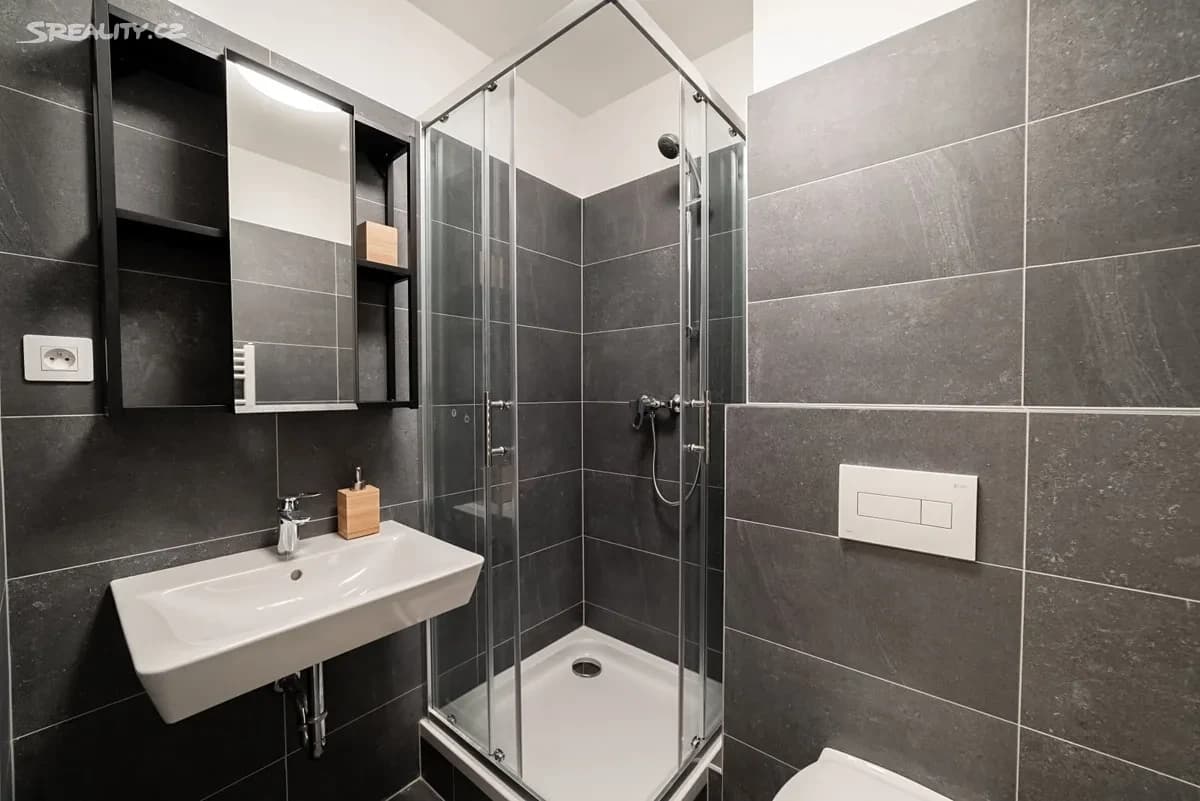 Pronájem bytu 1+kk 18 m², Kubánské náměstí, Praha, Praha Pronájem bytu 1+kk 18 m², Kubánské náměstí, Praha, Praha