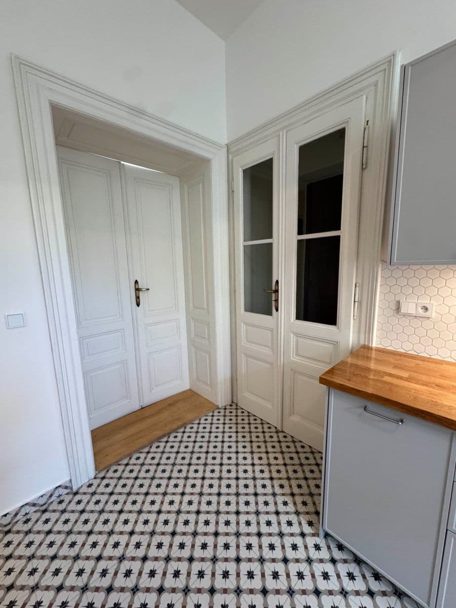 Pronájem bytu 2+1 58 m², Roháčova, Praha, Praha Pronájem bytu 2+1 58 m², Roháčova, Praha, Praha