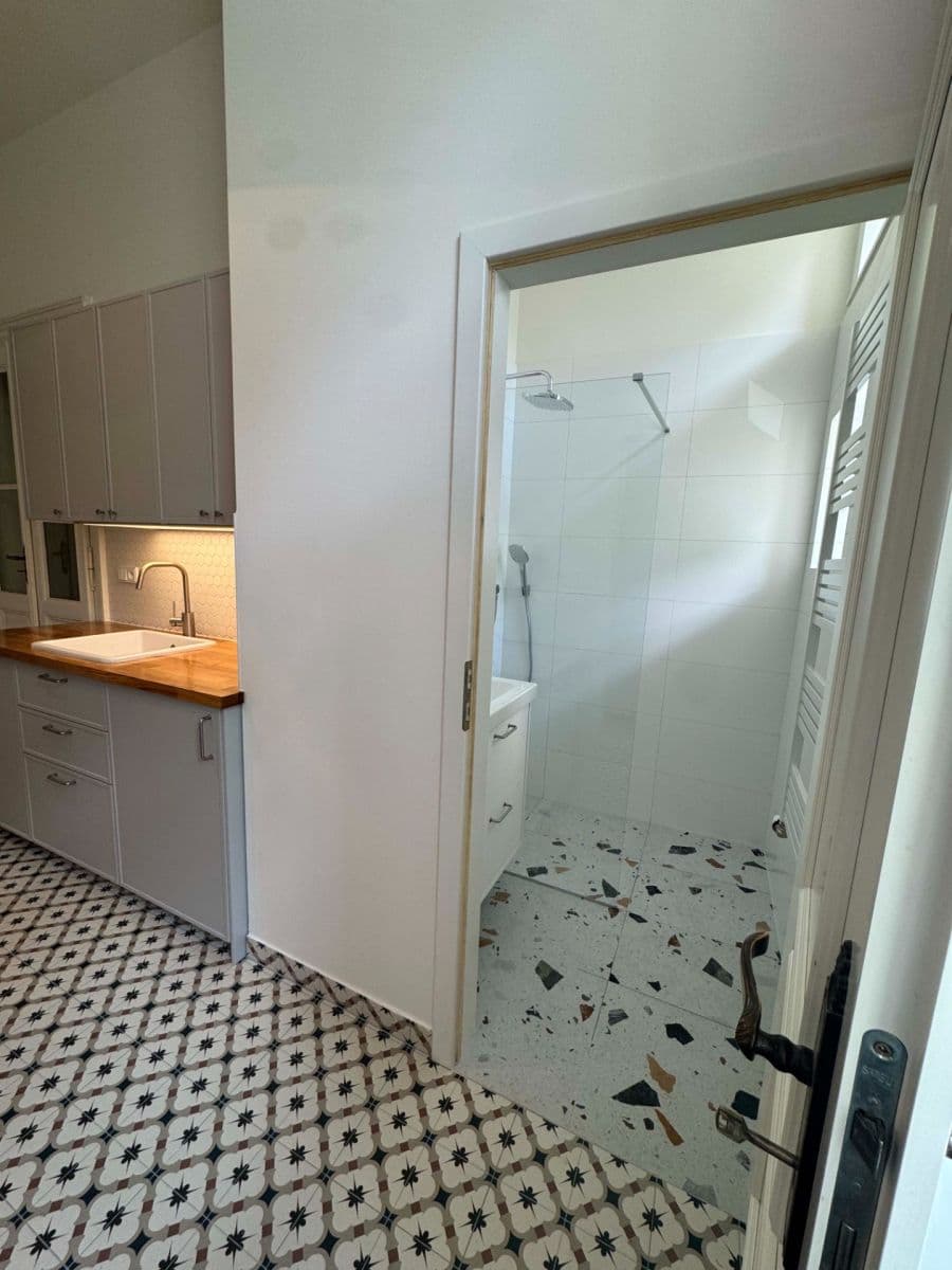 Pronájem bytu 2+1 58 m², Roháčova, Praha, Praha Pronájem bytu 2+1 58 m², Roháčova, Praha, Praha