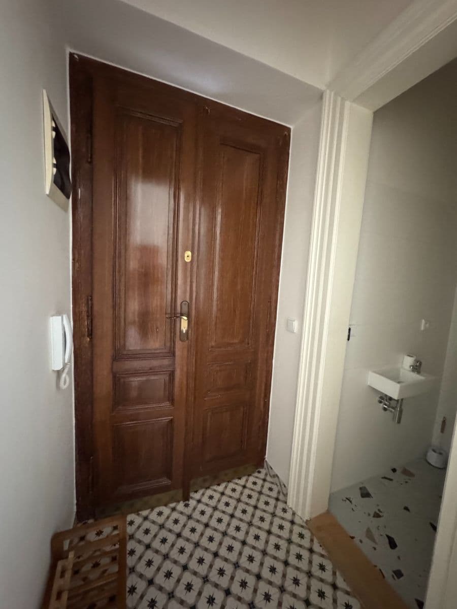 Pronájem bytu 2+1 58 m², Roháčova, Praha, Praha Pronájem bytu 2+1 58 m², Roháčova, Praha, Praha