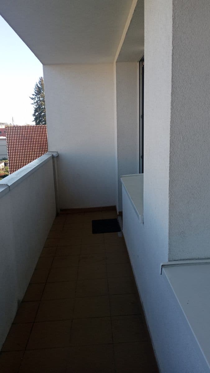 Pronájem bytu 1+kk 40 m², Holíkova, Jílové u Prahy, Středočeský kraj Pronájem bytu 1+kk 40 m², Holíkova, Jílové u Prahy, Středočeský kraj