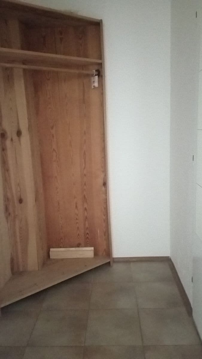 Pronájem bytu 1+kk 40 m², Holíkova, Jílové u Prahy, Středočeský kraj Pronájem bytu 1+kk 40 m², Holíkova, Jílové u Prahy, Středočeský kraj
