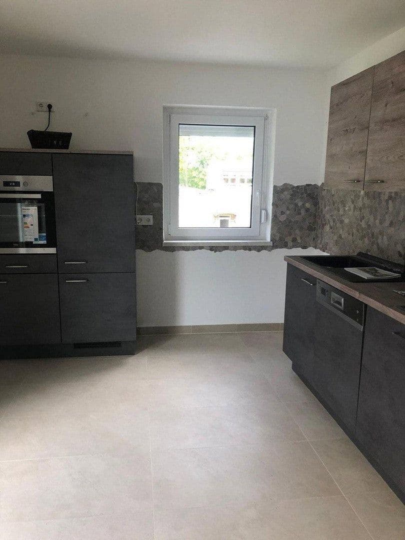 Prodej domu 300 m², pozemek 650 m², Weiden i.d.OPf., Bavorsko Prodej domu 300 m², pozemek 650 m², Weiden i.d.OPf., Bavorsko