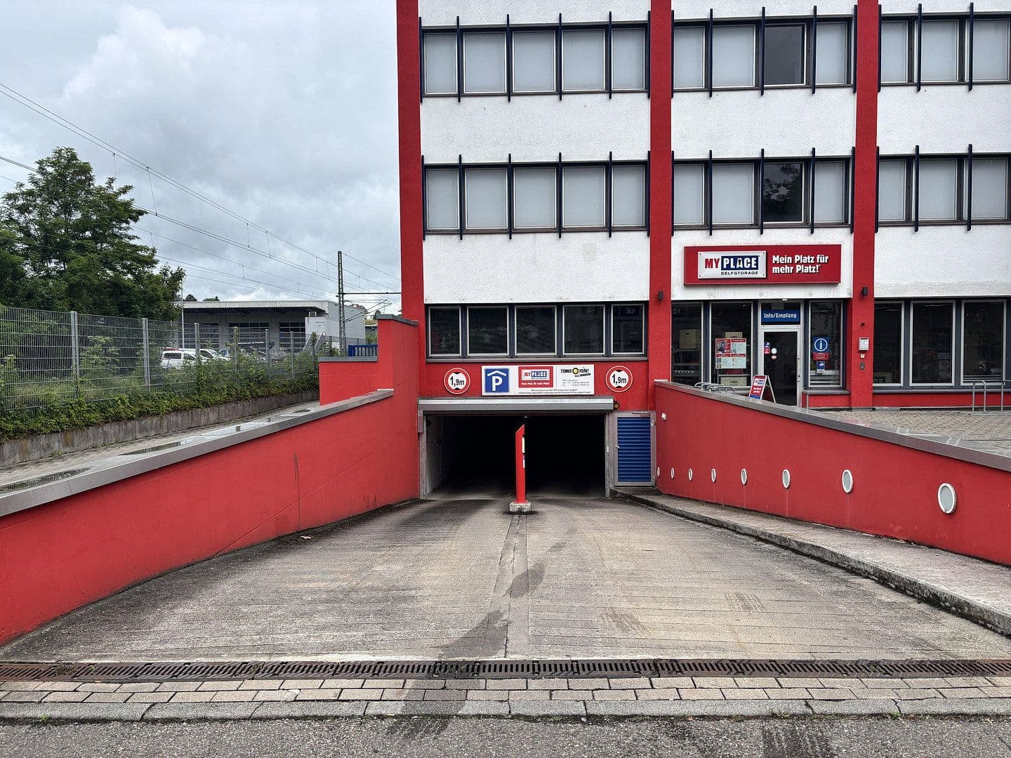 Pronájem garáže 13 m², Rotenwaldstraße 132, Stuttgart, Bádensko-Württembersko Pronájem garáže 13 m², Rotenwaldstraße 132, Stuttgart, Bádensko-Württembersko