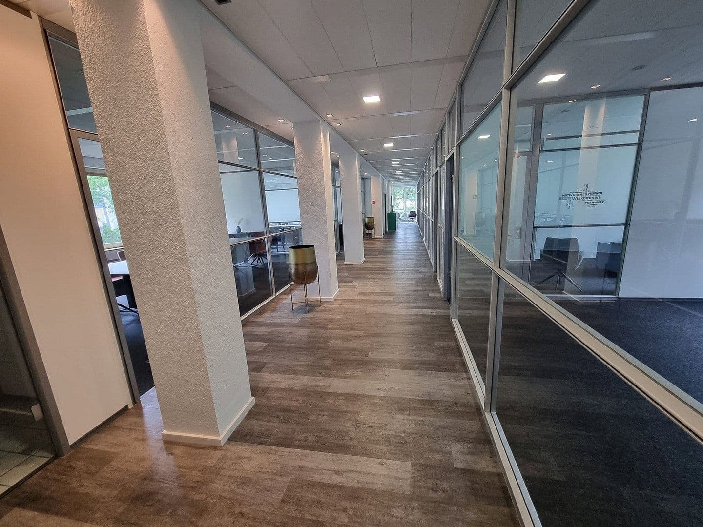 Pronájem kanceláře 400 m², Werftstraße, Düsseldorf, Severní Porýní-Vestfálsko Pronájem kanceláře 400 m², Werftstraße, Düsseldorf, Severní Porýní-Vestfálsko