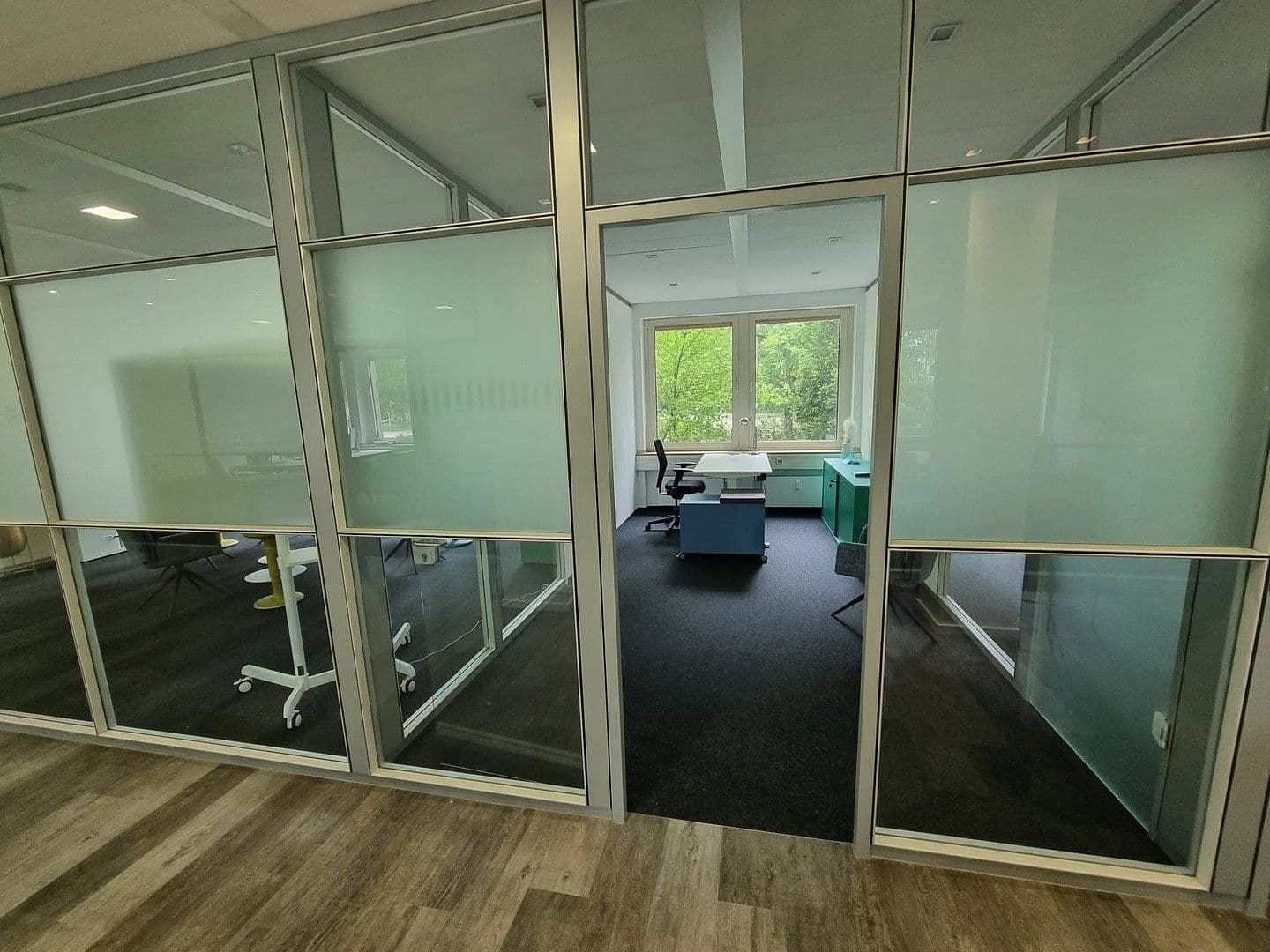 Pronájem kanceláře 400 m², Werftstraße, Düsseldorf, Severní Porýní-Vestfálsko Pronájem kanceláře 400 m², Werftstraße, Düsseldorf, Severní Porýní-Vestfálsko