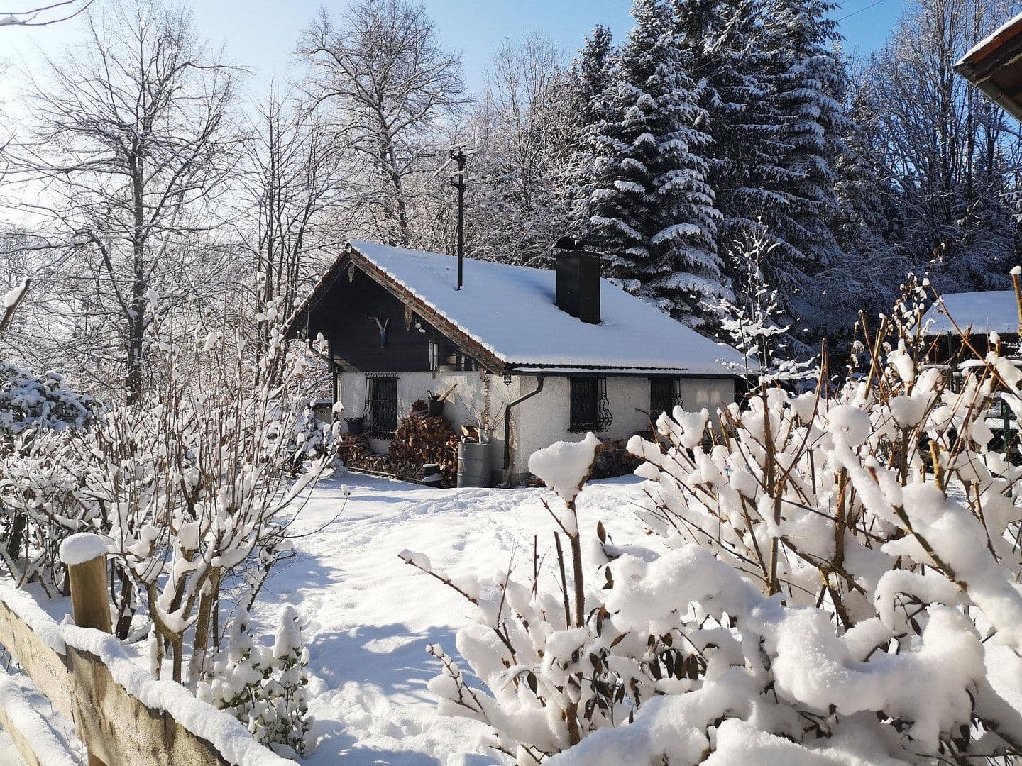 Prodej domu 45 m², pozemek 355 m², Grassauer Str. 5, Übersee, Bavorsko Prodej domu 45 m², pozemek 355 m², Grassauer Str. 5, Übersee, Bavorsko