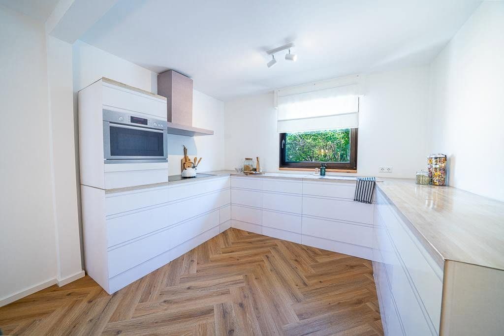 Prodej domu 203 m², pozemek 388 m², Freiberg am Neckar, Bádensko-Württembersko Prodej domu 203 m², pozemek 388 m², Freiberg am Neckar, Bádensko-Württembersko