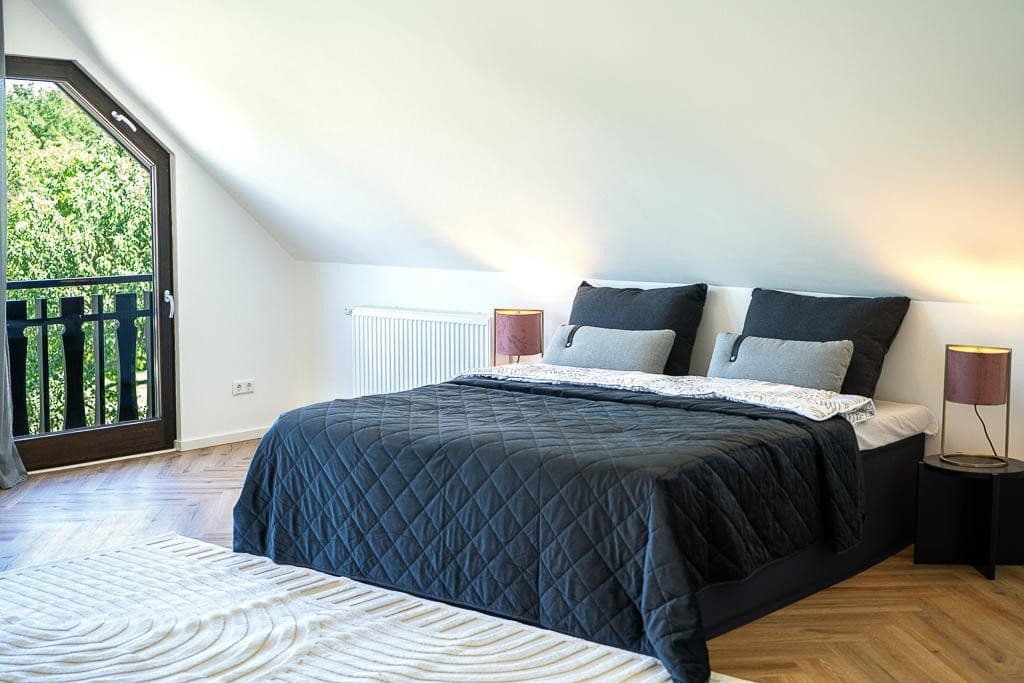Prodej domu 203 m², pozemek 388 m², Freiberg am Neckar, Bádensko-Württembersko Prodej domu 203 m², pozemek 388 m², Freiberg am Neckar, Bádensko-Württembersko
