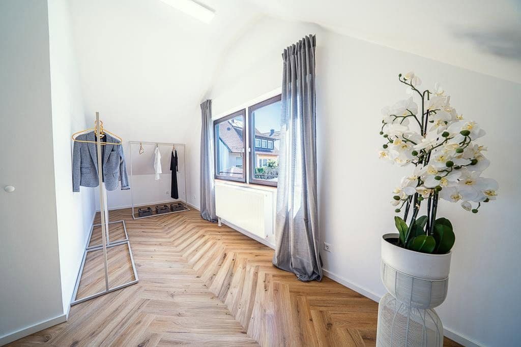 Prodej domu 203 m², pozemek 388 m², Freiberg am Neckar, Bádensko-Württembersko Prodej domu 203 m², pozemek 388 m², Freiberg am Neckar, Bádensko-Württembersko