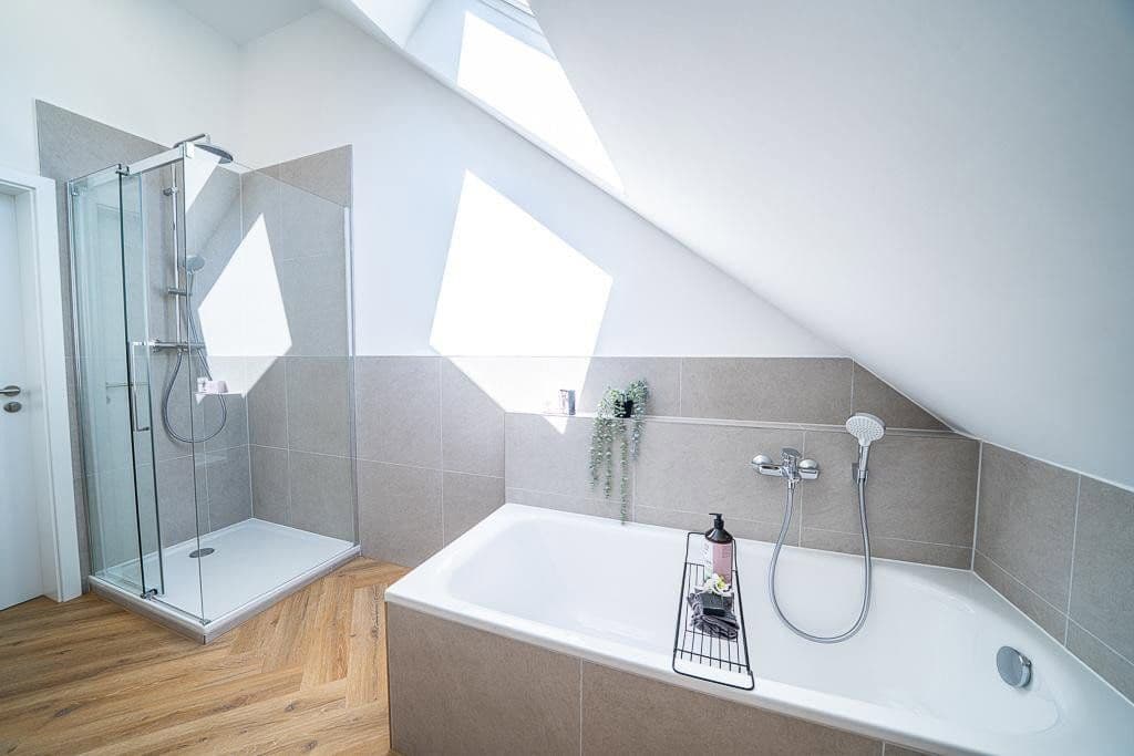 Prodej domu 203 m², pozemek 388 m², Freiberg am Neckar, Bádensko-Württembersko Prodej domu 203 m², pozemek 388 m², Freiberg am Neckar, Bádensko-Württembersko