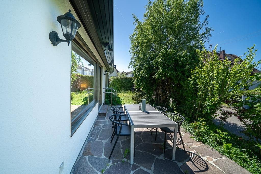 Prodej domu 203 m², pozemek 388 m², Freiberg am Neckar, Bádensko-Württembersko Prodej domu 203 m², pozemek 388 m², Freiberg am Neckar, Bádensko-Württembersko