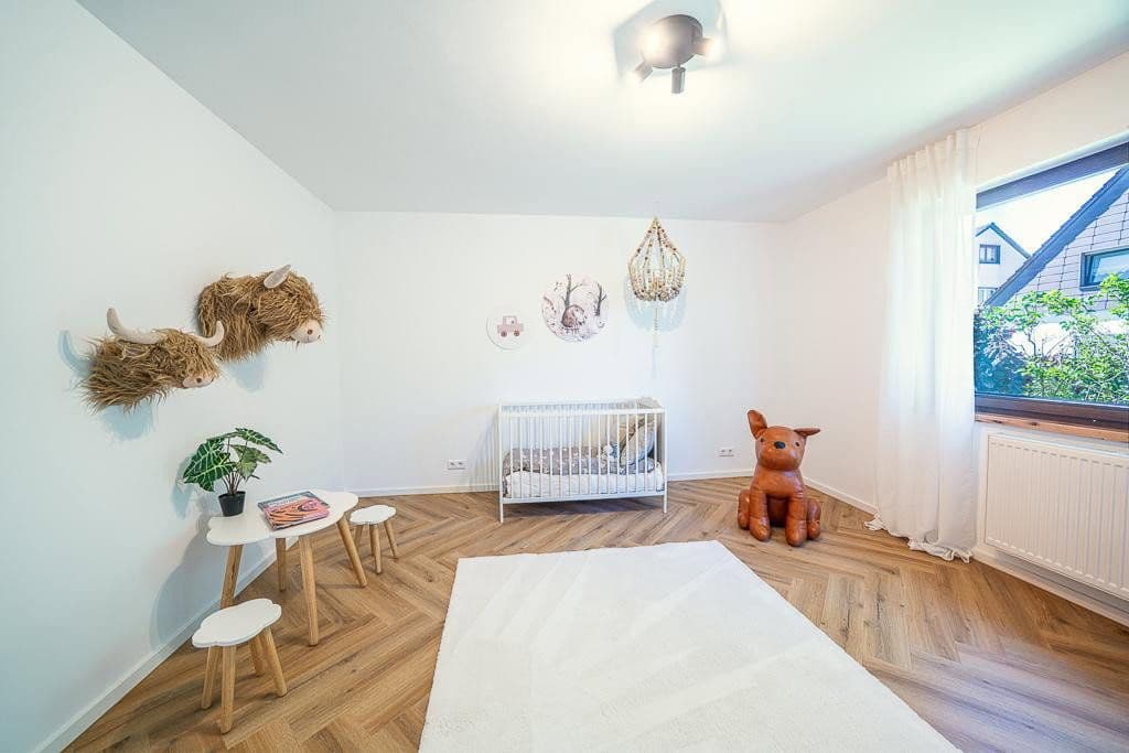 Prodej domu 203 m², pozemek 388 m², Freiberg am Neckar, Bádensko-Württembersko Prodej domu 203 m², pozemek 388 m², Freiberg am Neckar, Bádensko-Württembersko