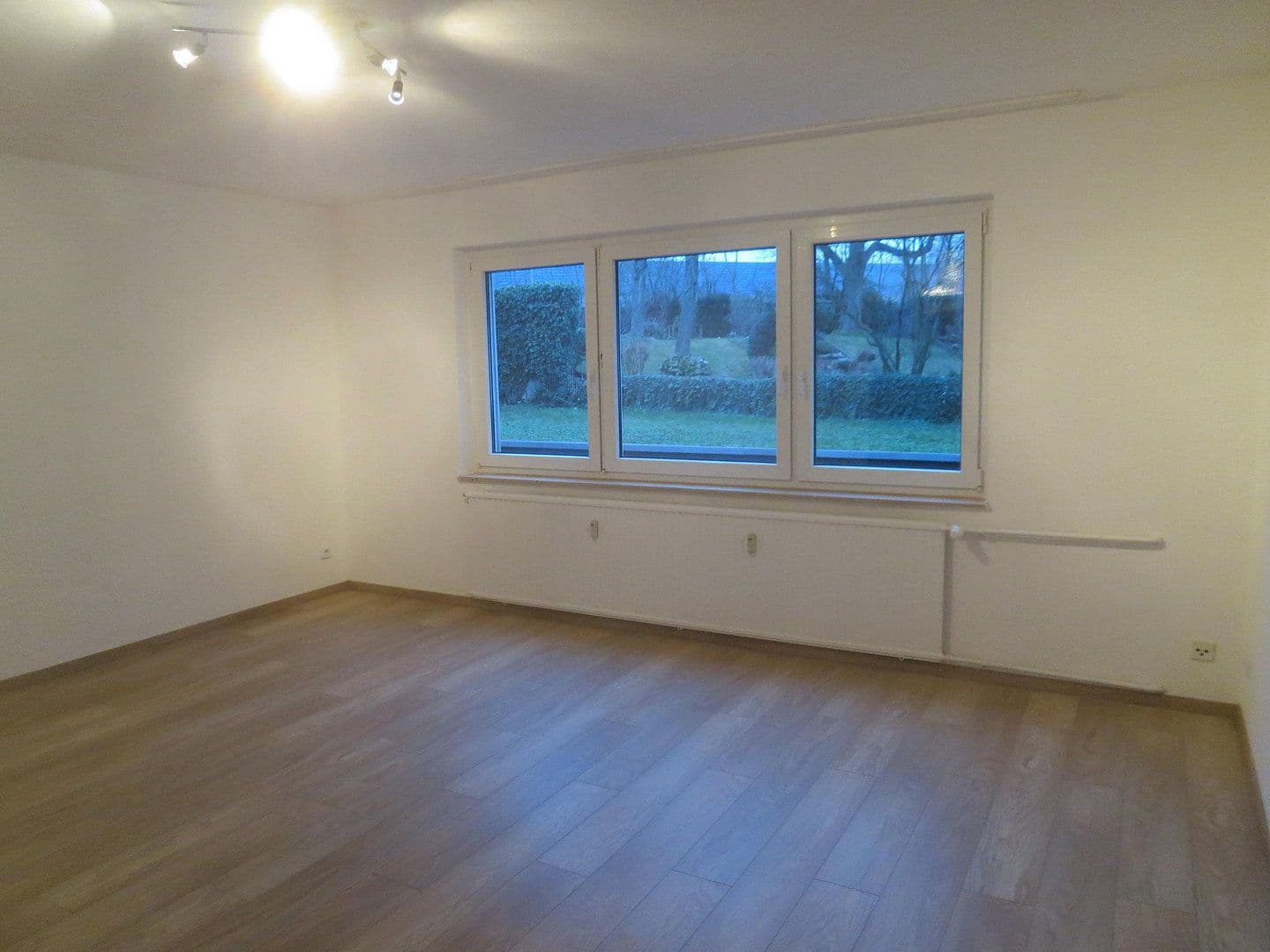 Prodej bytu 1+1 34 m², Köln - Mülheim, Severní Porýní-Vestfálsko Prodej bytu 1+1 34 m², Köln - Mülheim, Severní Porýní-Vestfálsko